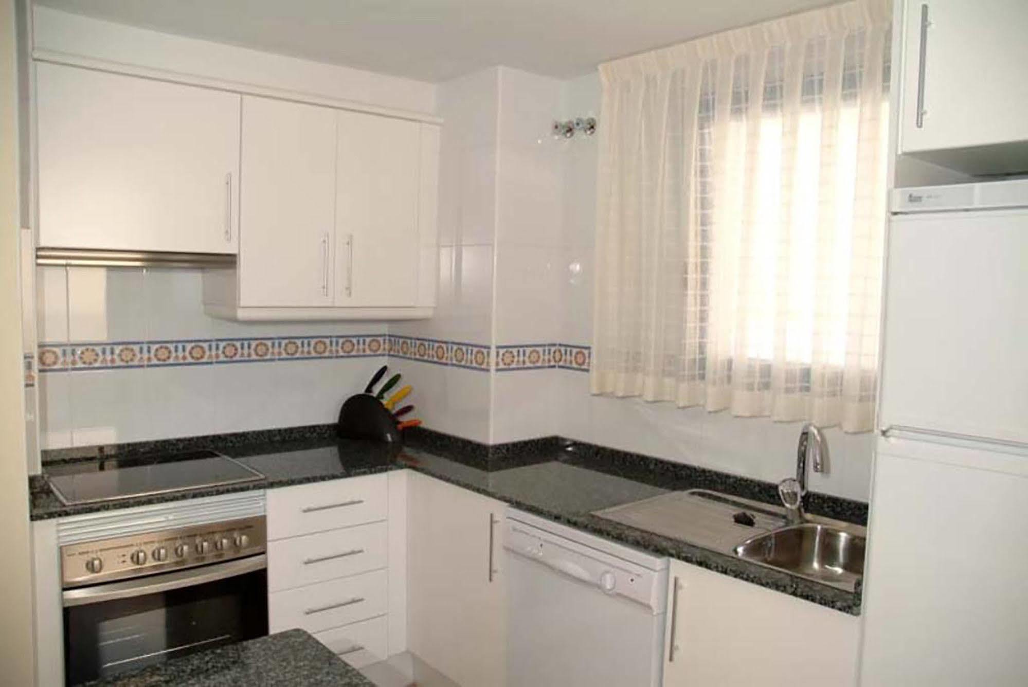 Victoria Beach Apartments 칼페 외부 사진